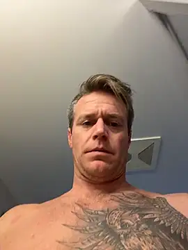 DILFiGuess1 live sex cam