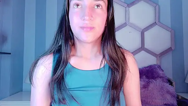 yvi_taylor's cam snapshot