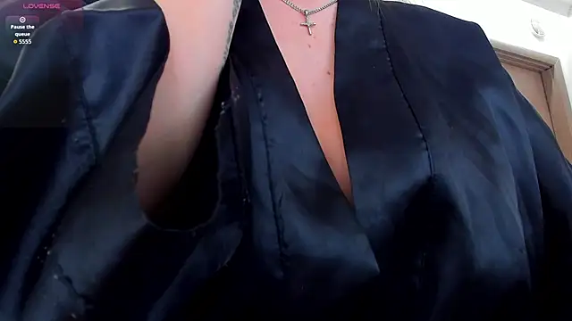 LiluDav live sex cam