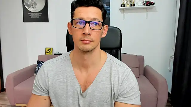 BrutusK08 live sex cam