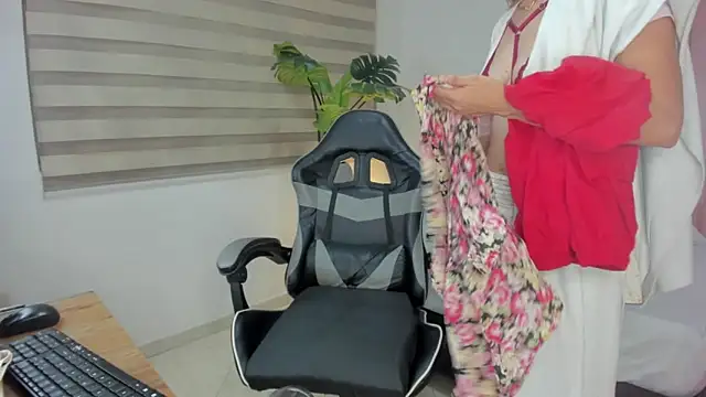 laia_hatman's cam snapshot