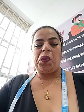 Mia-Glow live sex cam