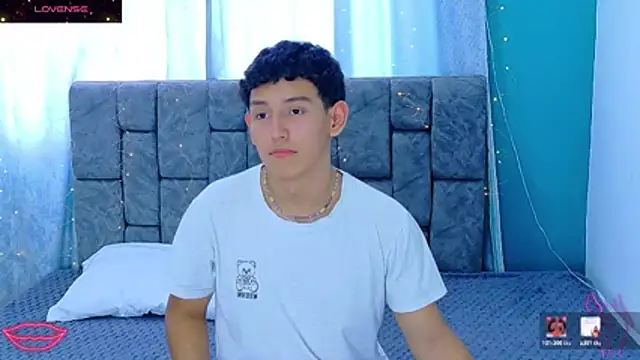 FelipeGonzalezz live sex cam