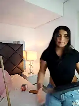 Lucia_fastcollins's cam snapshot