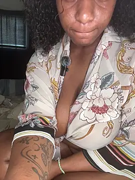 yaralucki's cam snapshot