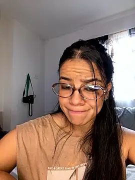 trianawhite live sex cam