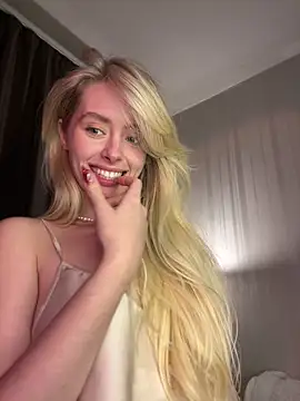 SunnyShiney live sex cam