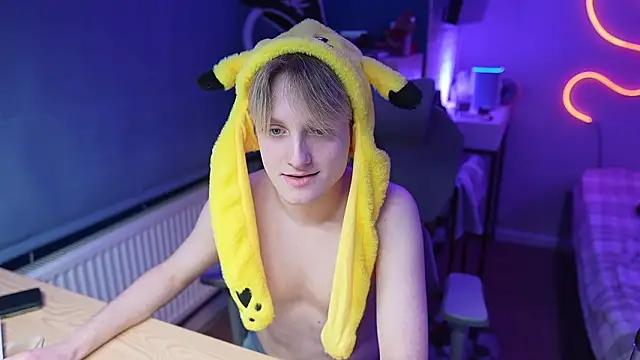 Alexycutie live sex cam