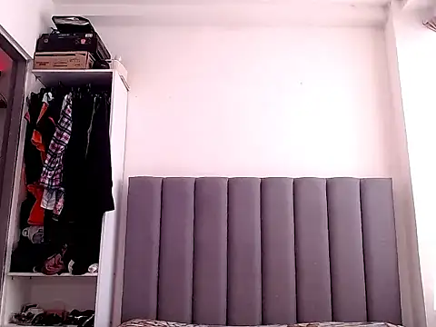 saara_johnson496 live sex cam