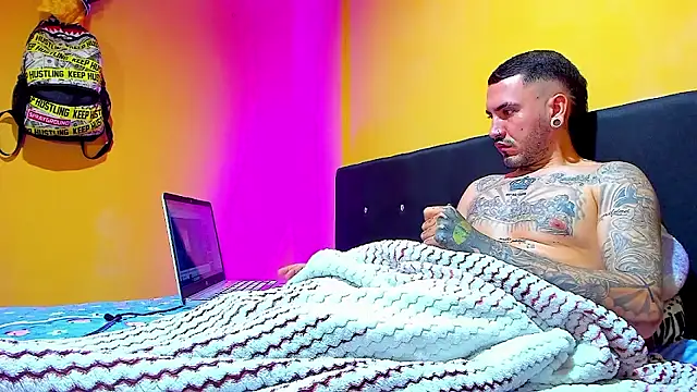 tattooedsmoker777 live sex cam