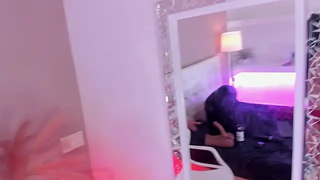 GabyLaurens's cam snapshot