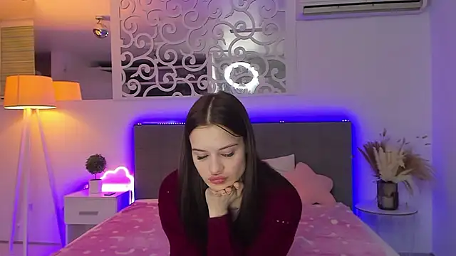 LuisaClover's cam snapshot