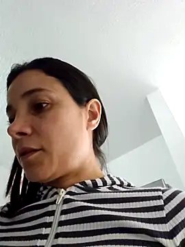 miaeyes live sex cam