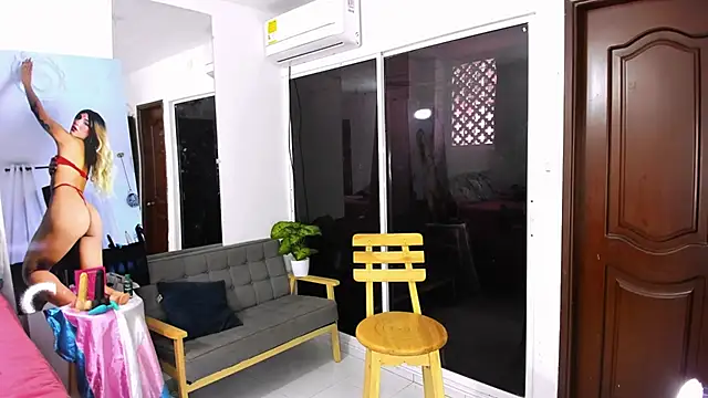 zou_quira live sex cam