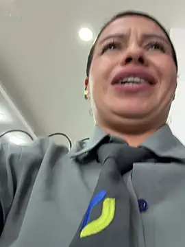 Ariana-07 live sex cam