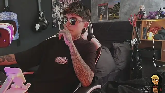 AcidMilo live sex cam