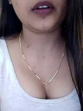 Wild-janvi live sex cam