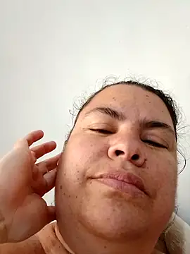 yaneth_'s cam snapshot