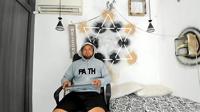 StephaniaAndRandy's cam snapshot