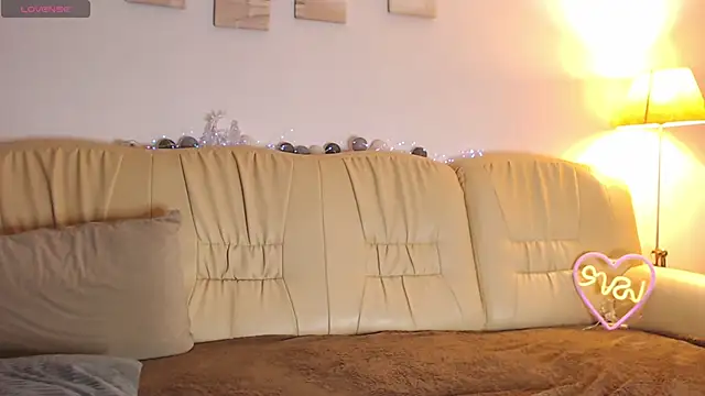 Bella_Rosee4u's cam snapshot