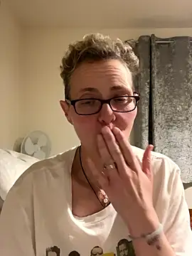 Curvy-Jinx's cam snapshot