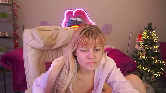 BellaLaPetit live sex cam