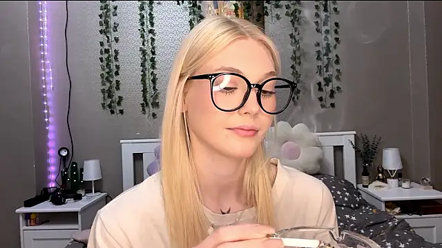 LlsabethHaze's cam snapshot