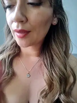 tata_sanz_'s cam snapshot