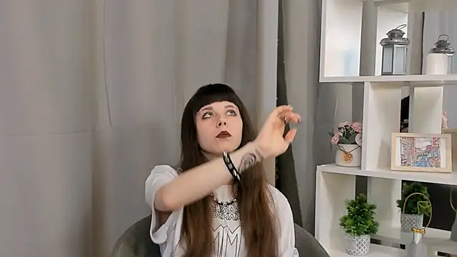 BellaLewter's cam snapshot