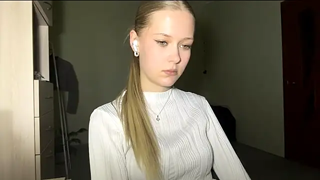 ZaidaSchwarten's cam snapshot