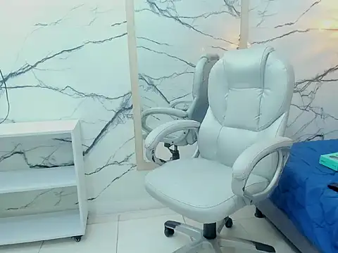 Miashinee's cam snapshot