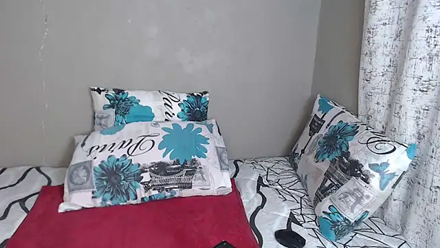 Lunalee's cam snapshot