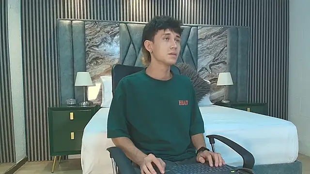 Michael_blue live sex cam