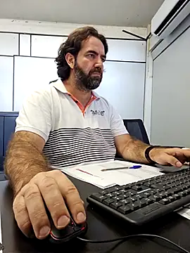 MysterBearMG live sex cam