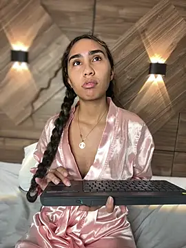 LeslyCooper1's cam snapshot