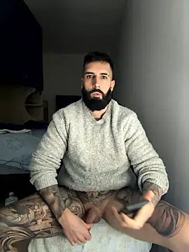 Gioeltoro89 live sex cam