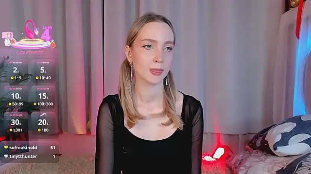 EllaBloom live sex cam