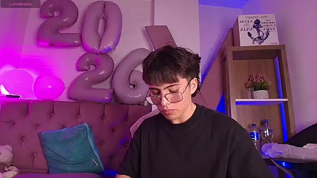 PepperTwink live sex cam