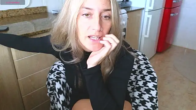 Lunamix live sex cam