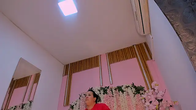 ThiccyLexxy live sex cam