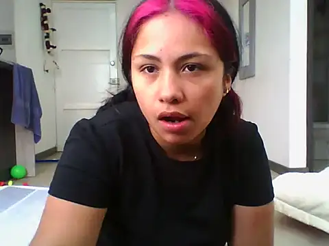 Luli2401 live sex cam