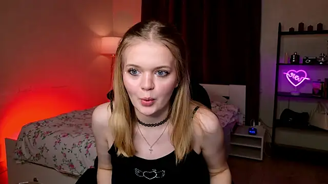 Elioraa's cam snapshot