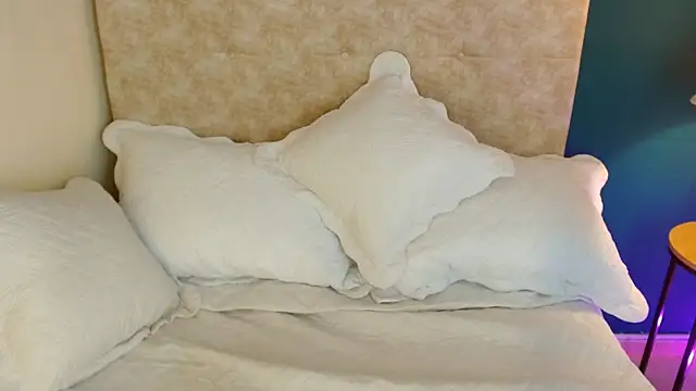 madamezahra's cam snapshot