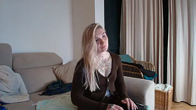 tattoobbgirl's cam snapshot