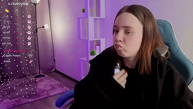 lunalyna's cam snapshot