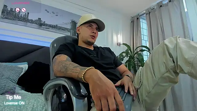 Damian23__ live sex cam