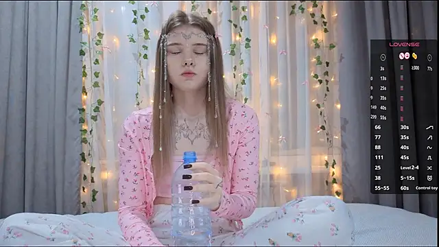 CarolinePepper live sex cam