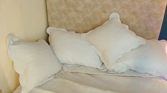 madamezahra's cam snapshot