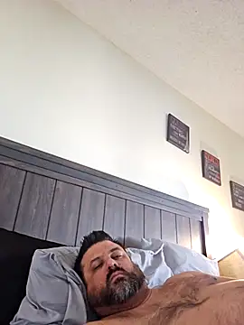 Roddog18 live sex cam