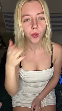 MonaNoire live sex cam